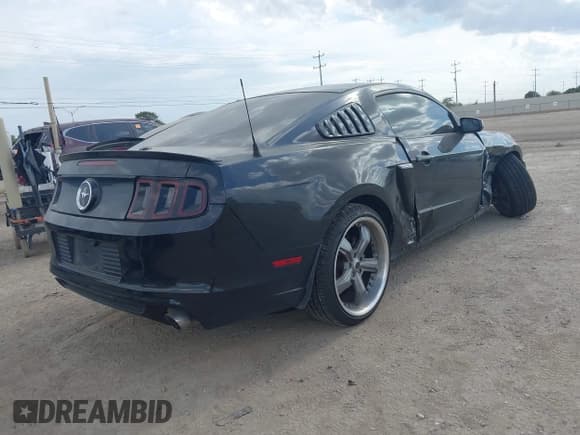 ✅ 2014 Ford Mustang V6 • VIN: 1ZVBP8AM6E5320659 • Lot: 43381456. Listed on IAAI with 143,651 mi. Free auction sales archive from the USA and detailed vehicle history report at DreamBid. Image 4.