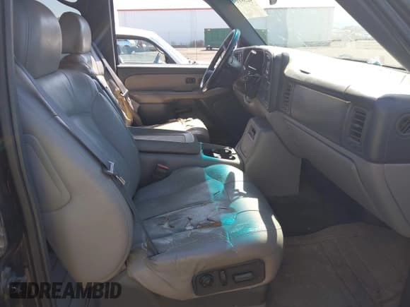 ✅ 2001 Chevrolet Suburban LS • VIN: 3GNFK16TX1G238776 • Лот: 42581098. Опубликован ранее на IAAI с пробегом 281 790 миль. Бесплатный доступ к архиву аукционных продаж из США и подробный отчёт об истории автомобиля на DreamBid. Изображение 5.