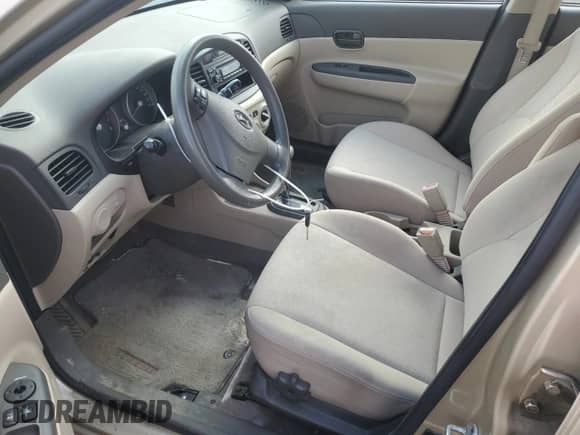 2010 Hyundai Accent GL z VIN KMHCN4BC4AU494057, wystawiony jako Copart lot #72675014 z przebiegiem 61 711 mil mil oraz Szkoda całkowita • Salvage title. Historia ofert i sprzedaży dostępna na DreamBid. Obrazek 7.