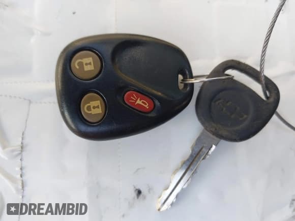 ✅ 2005 Chevrolet Silverado 2500HD Work Truck • VIN: 1GCHK23235F814332 • Lot: 43574421. Wystawiony na IAAI z przebiegiem 196 560 mil. Bezpłatny archiwum sprzedaży aukcyjnych z USA i szczegółowy raport historii pojazdu na DreamBid. Zdjęcie 11.