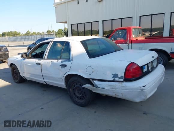 ✅ 2006 Ford Police Interceptor • VIN: 2FAFP71W36X138424 • Lot: 42859845. Wystawiony na IAAI z przebiegiem 163 381 mil. Bezpłatny archiwum sprzedaży aukcyjnych z USA i szczegółowy raport historii pojazdu na DreamBid. Zdjęcie 3.