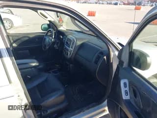 ✅ 2003 Ford Escape Limited • VIN: 1FMCU94173KA69460 • Лот: 43633753. Опубликован ранее на IAAI с пробегом 234 759 миль. Бесплатный доступ к архиву аукционных продаж из США и подробный отчёт об истории автомобиля на DreamBid. Изображение 5.