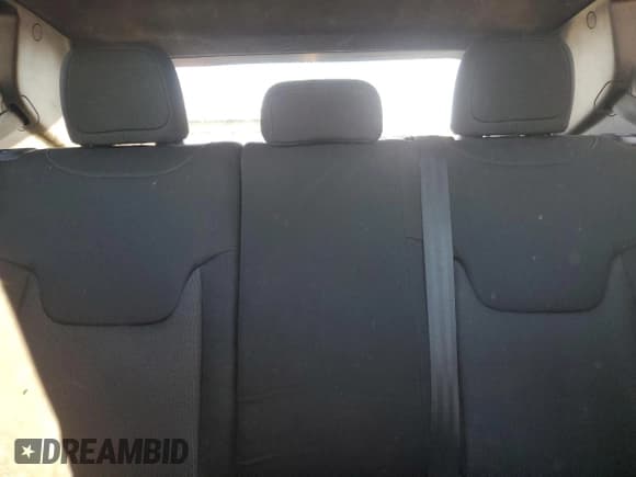 ✅ 2019 Jeep Renegade Sport • VIN: ZACNJBAB2KPK56827 • Lot: 82485895. Wystawiony na Copart z przebiegiem 95 850 mil. Bezpłatny archiwum sprzedaży aukcyjnych z USA i szczegółowy raport historii pojazdu na DreamBid. Zdjęcie 10.