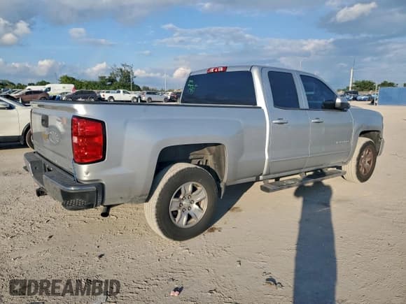 ✅ 2019 Chevrolet Silverado 1500 LT • VIN: 2GCRCPEC8K1142081 • Лот: 94536545. Опубликован ранее на Copart с пробегом 145 552 миль. Бесплатный доступ к архиву аукционных продаж из США и подробный отчёт об истории автомобиля на DreamBid. Изображение 3.
