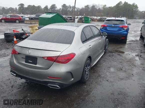 ✅ 2023 Mercedes-Benz C 300 • VIN: W1KAF4HB9PR103705 • Lot: 41920893. Wystawiony na IAAI z przebiegiem 47 467 mil. Bezpłatny archiwum sprzedaży aukcyjnych z USA i szczegółowy raport historii pojazdu na DreamBid. Zdjęcie 4.