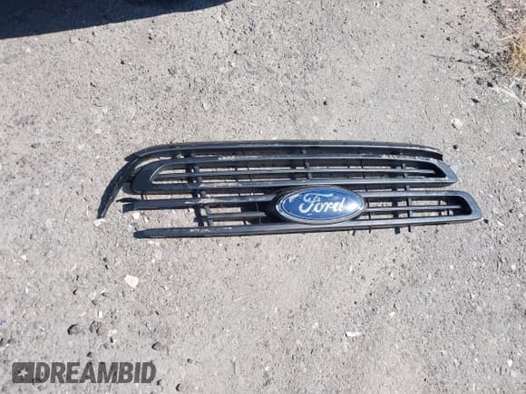 ✅ 2019 Ford Transit • VIN: 1FTBW3XMXKKB74344 • Lot: 42131484. Wystawiony na IAAI z przebiegiem 181 395 mil. Bezpłatny archiwum sprzedaży aukcyjnych z USA i szczegółowy raport historii pojazdu na DreamBid. Zdjęcie 12.