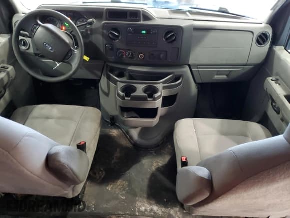 ✅ 2010 Ford Econoline Cargo Commercial • VIN: 1FTNE2EL6ADA07809 • Lot: 60211395. Listed on Copart with 258,970 mi. Free auction sales archive from the USA and detailed vehicle history report at DreamBid. Image 8.