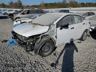 ✅ 2024 Nissan Versa S • VIN: 3N1CN8DV4RL914130 • Lot: 85903025. Wystawiony na Copart z przebiegiem 8 951 mil. Bezpłatny archiwum sprzedaży aukcyjnych z USA i szczegółowy raport historii pojazdu na DreamBid. Zdjęcie 1.