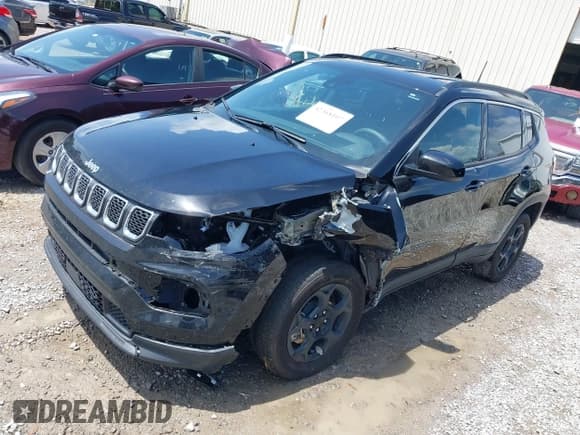 ✅ 2023 Jeep Compass Altitude • VIN: 3C4NJDBN2PT570212 • Lot: 42368107. Wystawiony na IAAI z przebiegiem 21 703 mil. Bezpłatny archiwum sprzedaży aukcyjnych z USA i szczegółowy raport historii pojazdu na DreamBid. Zdjęcie 2.
