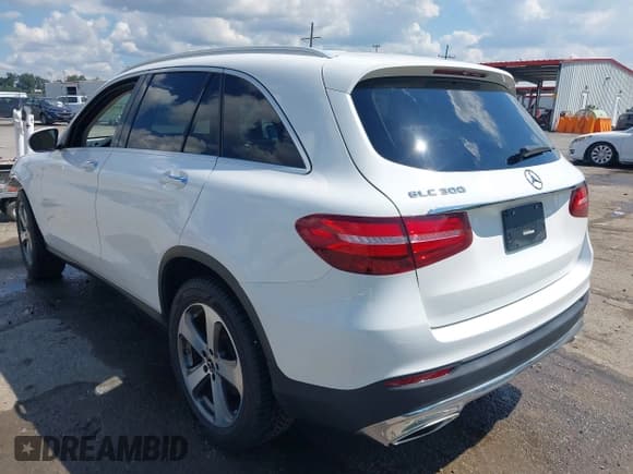 ✅ 2019 Mercedes-Benz GLC 300 • VIN: WDC0G4JB3KF571625 • Lot: 43314713. Wystawiony na IAAI z przebiegiem 163 725 mil. Bezpłatny archiwum sprzedaży aukcyjnych z USA i szczegółowy raport historii pojazdu na DreamBid. Zdjęcie 3.