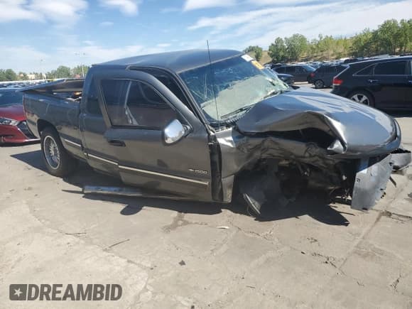 ✅ 2000 Chevrolet Silverado 1500 LT • VIN: 1GCEK19T1YE255046 • Лот: 71484384. Опубликован ранее на Copart с пробегом Не указан. Бесплатный доступ к архиву аукционных продаж из США и подробный отчёт об истории автомобиля на DreamBid. Изображение 4.