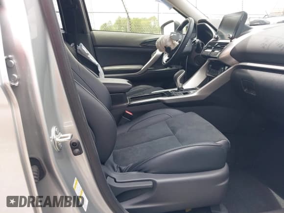 ✅ 2024 Mitsubishi Eclipse Cross SE • VIN: JA4ATWAAXRZ077726 • Лот: 42842663. Опубликован ранее на IAAI с пробегом 26 804 миль. Бесплатный доступ к архиву аукционных продаж из США и подробный отчёт об истории автомобиля на DreamBid. Изображение 5.