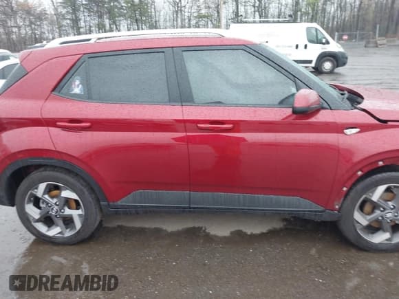 ✅ 2024 Hyundai Venue SEL • VIN: KMHRC8A35RU307798 • Lot: 41933702. Listed on IAAI with Not provided. Free auction sales archive from the USA and detailed vehicle history report at DreamBid. Image 13.