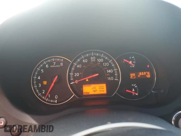 ✅ 2010 Nissan Maxima SV • VIN: 1N4AA5APXAC849603 • Lot: 85493135. Wystawiony na Copart z przebiegiem 166 976 mil. Bezpłatny archiwum sprzedaży aukcyjnych z USA i szczegółowy raport historii pojazdu na DreamBid. Zdjęcie 9.