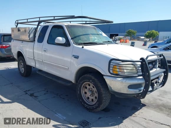 ✅ 1998 Ford F-250 • VIN: 1FTPX28LXWKA99251 • Lot: 42351591. Listed on IAAI with 288,994 mi. Free auction sales archive from the USA and detailed vehicle history report at DreamBid. Image 1.