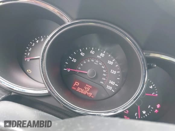 ✅ 2013 Kia Sorento LX • VIN: 5XYKT4A12DG405954 • Lot: 43764807. Listed on IAAI with 306,849 mi. Free auction sales archive from the USA and detailed vehicle history report at DreamBid. Image 7.