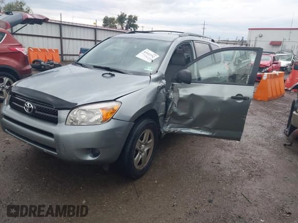 ✅ 2007 Toyota RAV4 • VIN: JTMBD35V575101972 • Lot: 43533752. Wystawiony na IAAI z przebiegiem 108 956 mil. Bezpłatny archiwum sprzedaży aukcyjnych z USA i szczegółowy raport historii pojazdu na DreamBid. Zdjęcie 2.