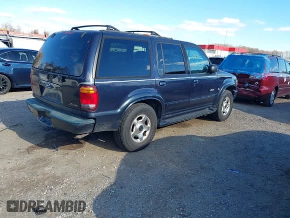 ✅ 2000 Ford Explorer • VIN: 1FMZU85P9YZA08844 • Лот: 43719692. Опубликован ранее на IAAI с пробегом 184 017 миль. Бесплатный доступ к архиву аукционных продаж из США и подробный отчёт об истории автомобиля на DreamBid. Изображение 4.