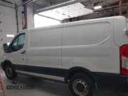 ✅ 2020 Ford Transit Cargo • VIN: 1FTYE1YG8LKB08273 • Lot: 42306747. Wystawiony na IAAI z przebiegiem 181 121 mil. Bezpłatny archiwum sprzedaży aukcyjnych z USA i szczegółowy raport historii pojazdu na DreamBid. Zdjęcie 14.