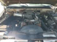 ✅ 1998 GMC Sierra 1500 • VIN: 2GTEK19R9W1550110 • Лот: 57166575. Опубликован ранее на Copart с пробегом 231 521 миль. Бесплатный доступ к архиву аукционных продаж из США и подробный отчёт об истории автомобиля на DreamBid. Изображение 11.