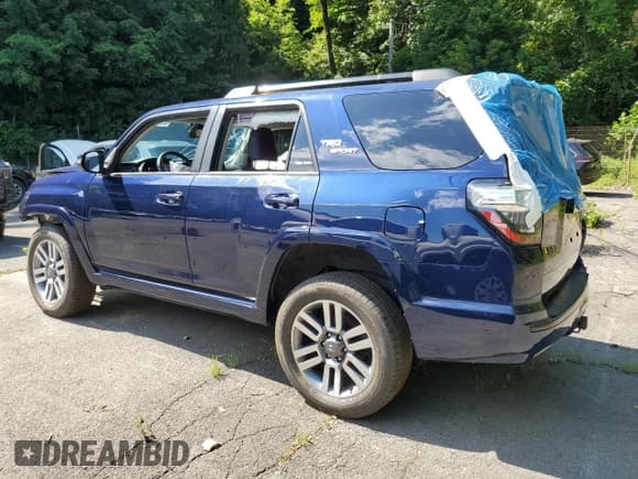 ✅ 2022 Toyota 4Runner TRD Sport • VIN: JTESU5JR7N6025534 • Lot: 62697505. Wystawiony na Copart z przebiegiem 49 870 mil. Bezpłatny archiwum sprzedaży aukcyjnych z USA i szczegółowy raport historii pojazdu na DreamBid. Zdjęcie 2.