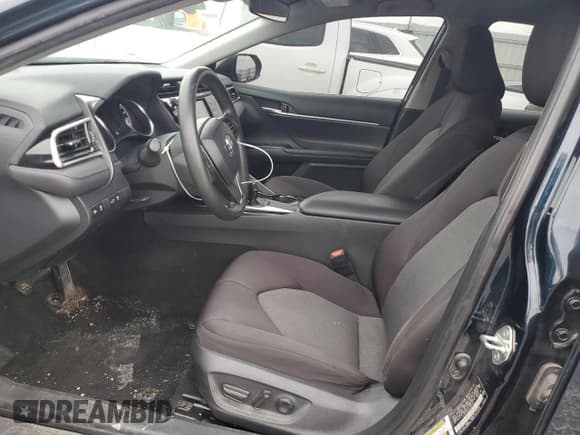 ✅ 2018 Toyota Camry SE • VIN: 4T1B11HKXJU537448 • Lot: 90087185. Wystawiony na Copart z przebiegiem 130 884 mil. Bezpłatny archiwum sprzedaży aukcyjnych z USA i szczegółowy raport historii pojazdu na DreamBid. Zdjęcie 7.