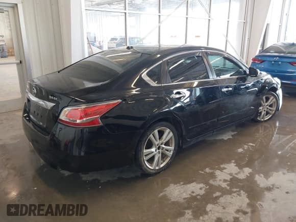 ✅ 2015 Nissan Altima SL • VIN: 1N4BL3AP7FC161424 • Lot: 42119480. Listed on IAAI with 143,648 mi. Free auction sales archive from the USA and detailed vehicle history report at DreamBid. Image 4.