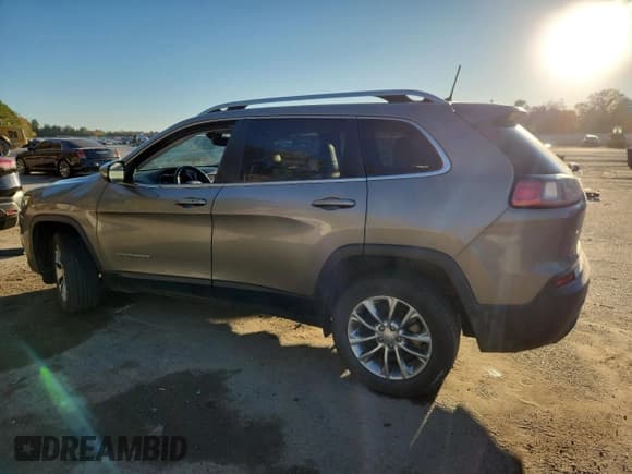 ✅ 2019 Jeep Cherokee Latitude Plus • VIN: 1C4PJLLN7KD265790 • Lot: 92391755. Wystawiony na Copart z przebiegiem 138 344 mil. Bezpłatny archiwum sprzedaży aukcyjnych z USA i szczegółowy raport historii pojazdu na DreamBid. Zdjęcie 2.