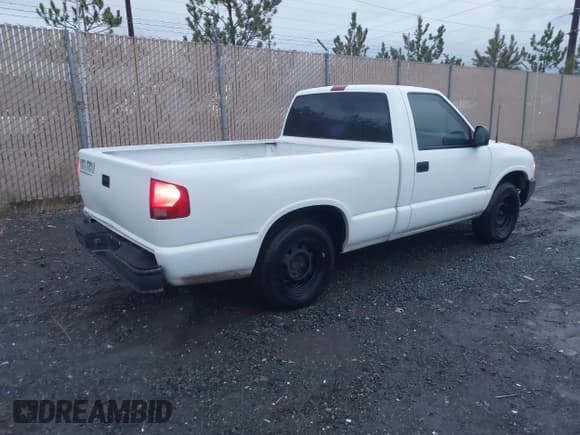 ✅ 1997 Isuzu Hombre S • VIN: 1GGCS1447V8650784 • Lot: 43758926. Listed on IAAI with 150,786 mi. Free auction sales archive from the USA and detailed vehicle history report at DreamBid. Image 4.
