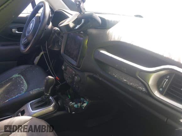 ✅ 2022 Jeep Renegade Limited • VIN: ZACNJDD1XNPN71734 • Lot: 43334875. Wystawiony na IAAI z przebiegiem 25 790 mil. Bezpłatny archiwum sprzedaży aukcyjnych z USA i szczegółowy raport historii pojazdu na DreamBid. Zdjęcie 5.