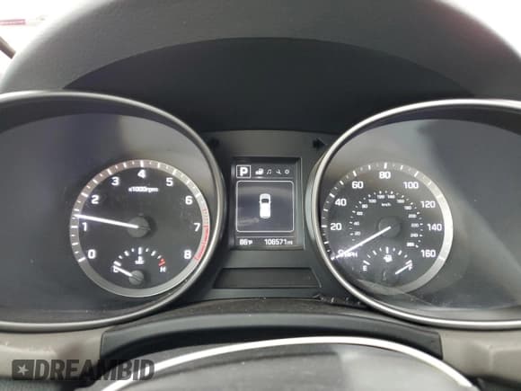 ✅ 2017 Hyundai Santa Fe SE • VIN: KM8SMDHF8HU232892 • Lot: 80530245. Wystawiony na Copart z przebiegiem 106 571 mil. Bezpłatny archiwum sprzedaży aukcyjnych z USA i szczegółowy raport historii pojazdu na DreamBid. Zdjęcie 9.