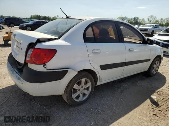 ✅ 2009 Kia Rio • VIN: KNADE223X96478438 • Lot: 50304375. Wystawiony na Copart z przebiegiem 206 394 mil. Bezpłatny archiwum sprzedaży aukcyjnych z USA i szczegółowy raport historii pojazdu na DreamBid. Zdjęcie 3.