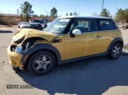 ✅ 2009 MINI Hardtop • VIN: WMWMF33529TU71553 • Лот: 92333375. Опубликован ранее на Copart с пробегом 120 147 миль. Бесплатный доступ к архиву аукционных продаж из США и подробный отчёт об истории автомобиля на DreamBid. Изображение 1.