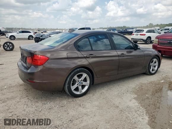 ✅ 2013 BMW 3 Series 328i • VIN: WBA3A5C58DF353844 • Lot: 61845725. Listed on Copart with 140,830 mi. Free auction sales archive from the USA and detailed vehicle history report at DreamBid. Image 3.