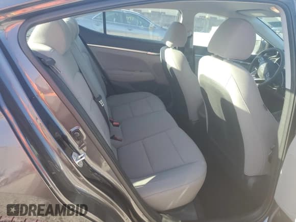 ✅ 2020 Hyundai Elantra SE • VIN: 5NPD74LF6LH590233 • Лот: 83837935. Опубликован ранее на Copart с пробегом 28 646 миль. Бесплатный доступ к архиву аукционных продаж из США и подробный отчёт об истории автомобиля на DreamBid. Изображение 10.