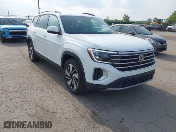 ✅ 2025 Volkswagen Atlas SE • VIN: 1V2HR2CA1SC538330 • Лот: 42539938. Опубликован ранее на IAAI с пробегом 7 904 миль. Бесплатный доступ к архиву аукционных продаж из США и подробный отчёт об истории автомобиля на DreamBid. Изображение 1.