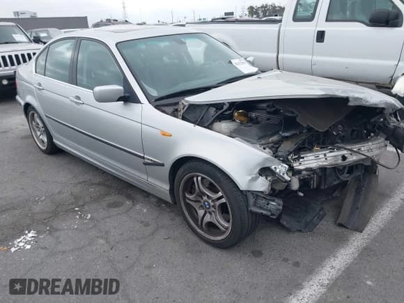 ✅ 2005 BMW 3 Series 330i • VIN: WBAEV534X5KM43154 • Лот: 42322259. Опубликован ранее на IAAI с пробегом 184 994 миль. Бесплатный доступ к архиву аукционных продаж из США и подробный отчёт об истории автомобиля на DreamBid. Изображение 1.