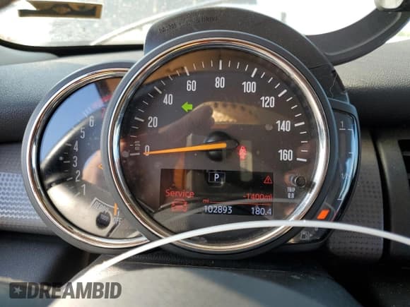 ✅ 2019 MINI Hardtop 4 Door Cooper • VIN: WMWXU1C5XK2J02989 • Lot: 84576415. Wystawiony na Copart z przebiegiem 102 893 mil. Bezpłatny archiwum sprzedaży aukcyjnych z USA i szczegółowy raport historii pojazdu na DreamBid. Zdjęcie 9.