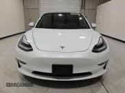 ✅ 2021 Tesla Model 3 Long Range • VIN: 5YJ3E1EB3MF003299 • Lot: 83923955. Wystawiony na Copart z przebiegiem 65 870 mil. Bezpłatny archiwum sprzedaży aukcyjnych z USA i szczegółowy raport historii pojazdu na DreamBid. Zdjęcie 5.
