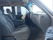 ✅ 2004 Chevrolet Silverado 1500 LS • VIN: 2GCEC19V941120634 • Lot: 43609930. Listed on IAAI with 287,265 mi. Free auction sales archive from the USA and detailed vehicle history report at DreamBid. Image 5.