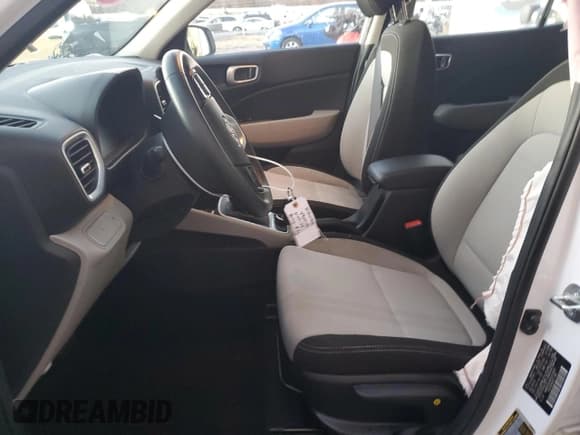✅ 2023 Hyundai Venue SEL • VIN: KMHRC8A34PU233433 • Lot: 79624294. Listed on Copart with 41,043 mi. Free auction sales archive from the USA and detailed vehicle history report at DreamBid. Image 7.