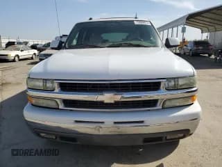 ✅ 2004 Chevrolet Suburban LS • VIN: 1GNEC16TX4J317411 • Lot: 72069514. Wystawiony na Copart z przebiegiem 210 847 mil. Bezpłatny archiwum sprzedaży aukcyjnych z USA i szczegółowy raport historii pojazdu na DreamBid. Zdjęcie 5.