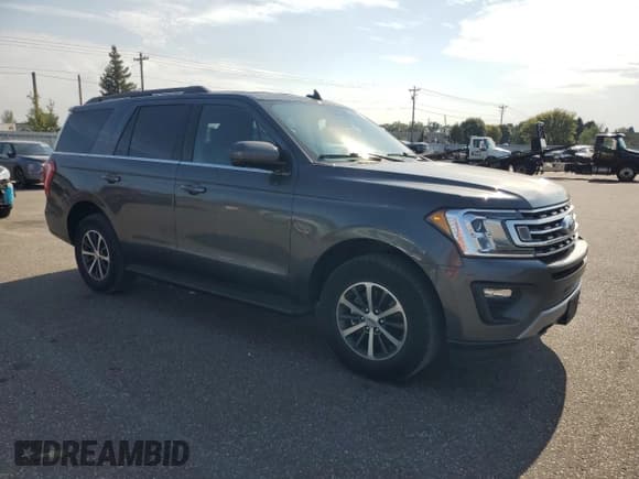 ✅ 2021 Ford Expedition XLT • VIN: 1FMJU1JT9MEA25782 • Lot: 81387195. Wystawiony na Copart z przebiegiem 68 231 mil. Bezpłatny archiwum sprzedaży aukcyjnych z USA i szczegółowy raport historii pojazdu na DreamBid. Zdjęcie 4.