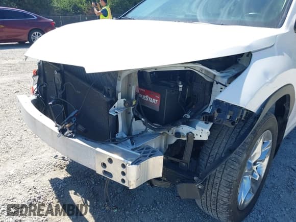 ✅ 2015 Toyota Highlander Limited • VIN: 5TDDKRFH8FS120969 • Lot: 43013279. Wystawiony na IAAI z przebiegiem 43 968 mil. Bezpłatny archiwum sprzedaży aukcyjnych z USA i szczegółowy raport historii pojazdu na DreamBid. Zdjęcie 18.