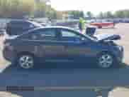 2015 Chevrolet Cruze LT z VIN 1G1PC5SB7F7152903, wystawiony jako IAAI lot #43446918 z przebiegiem 116 162 mil mil oraz . Historia ofert i sprzedaży dostępna na DreamBid. Obrazek 13.