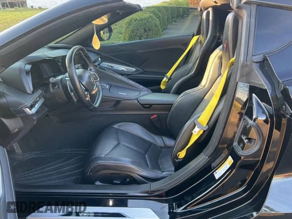 2021 Chevrolet Corvette 1LT z VIN 1G1YA2D45M5121231, wystawiony jako Copart lot #78367004 z przebiegiem 20 368 mil mil oraz Czysty tytuł • Clean title. Historia ofert i sprzedaży dostępna na DreamBid. Obrazek 6.