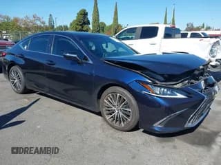 ✅ 2023 Lexus ES 350 • VIN: 58ADZ1B16PU146123 • Лот: 43548691. Опубликован ранее на IAAI с пробегом 56 968 миль. Бесплатный доступ к архиву аукционных продаж из США и подробный отчёт об истории автомобиля на DreamBid. Изображение 1.