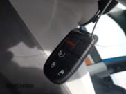 ✅ 2024 Jeep Compass Limited • VIN: 3C4NJDCN6RT586902 • Lot: 42472236. Wystawiony na IAAI z przebiegiem 15 693 mil. Bezpłatny archiwum sprzedaży aukcyjnych z USA i szczegółowy raport historii pojazdu na DreamBid. Zdjęcie 11.