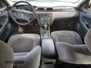 ✅ 2014 Chevrolet Impala LT • VIN: 2G1WB5E30E1183232 • Lot: 86183845. Wystawiony na Copart z przebiegiem 184 866 mil. Bezpłatny archiwum sprzedaży aukcyjnych z USA i szczegółowy raport historii pojazdu na DreamBid. Zdjęcie 8.