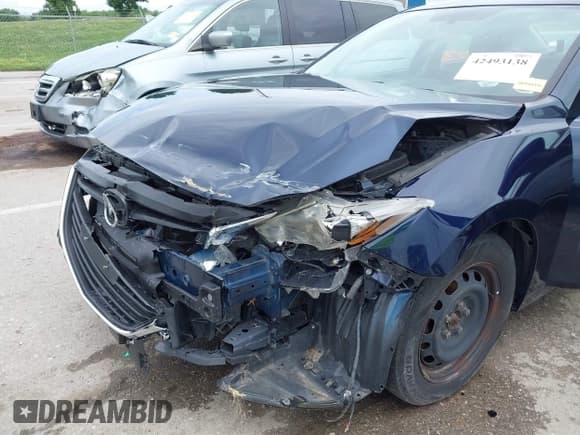 ✅ 2015 Mazda 3 i SV • VIN: JM1BM1T79F1262811 • Лот: 42493138. Опубликован ранее на IAAI с пробегом 135 210 миль. Бесплатный доступ к архиву аукционных продаж из США и подробный отчёт об истории автомобиля на DreamBid. Изображение 6.